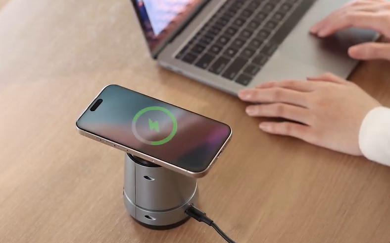 Magnetic charging facial tracking